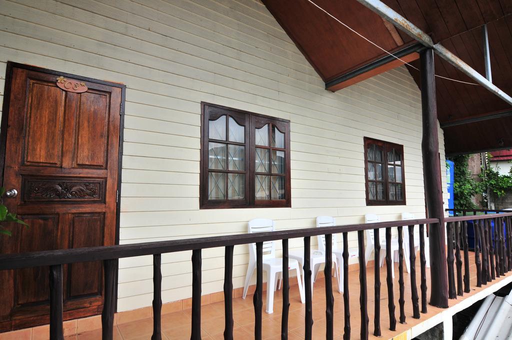 October Hostel Ko Phi Phi Exterior foto