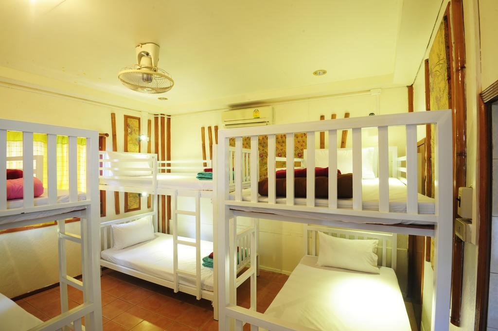 October Hostel Ko Phi Phi Exterior foto