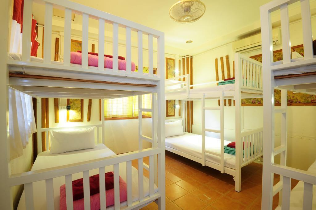 October Hostel Ko Phi Phi Exterior foto
