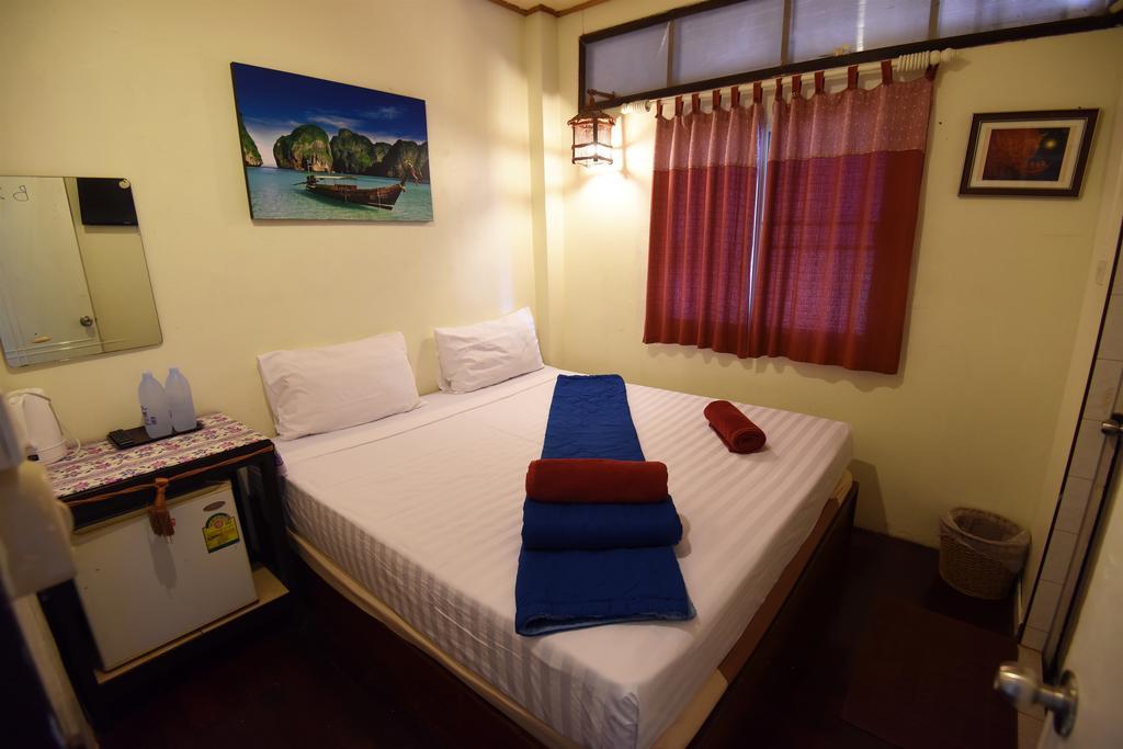 October Hostel Ko Phi Phi Exterior foto